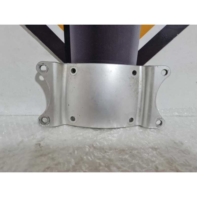Front Fender Bracket Suzuki RF 600 - GN 72A - 1994 