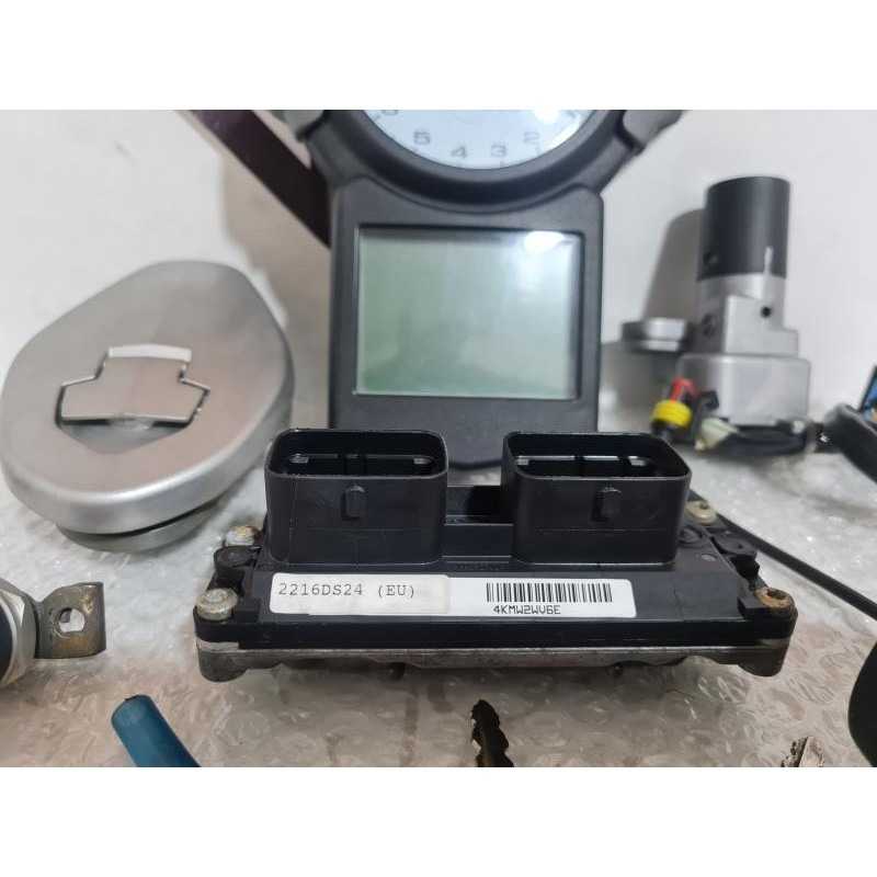 ECU & Keys & Ignition & Dashboard Ducati 749 S - 2004 