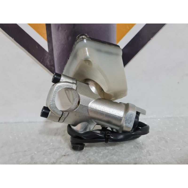 Front Brake Master Cylinder & Sensor Ducati 749 S - 2004 