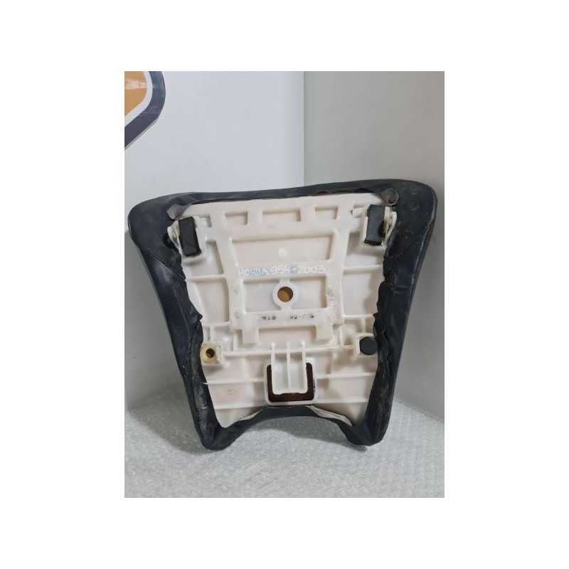 Front Seat Honda 954 - SC 50 - 2003 