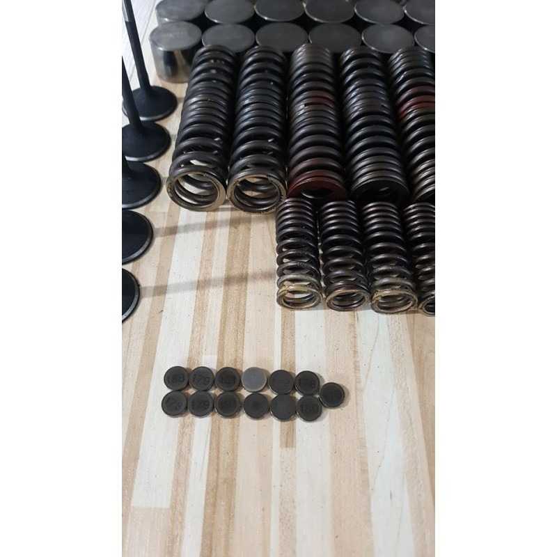 Valve & Springs & Cotter Yamaha YZF 600 - R6 - 2001 