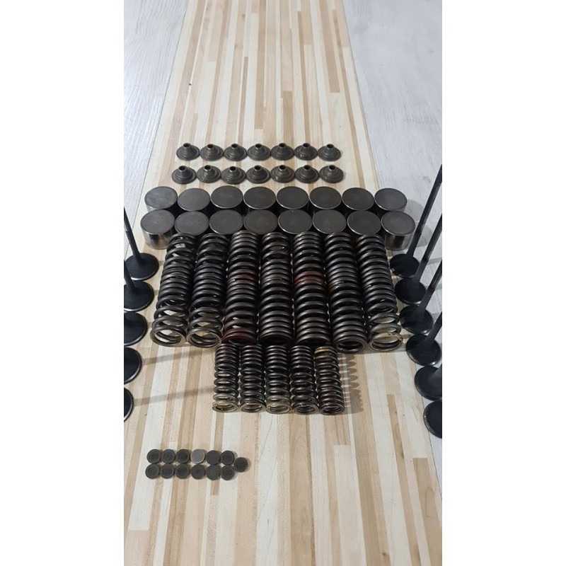 Valve & Springs & Cotter Yamaha YZF 600 - R6 - 2001 