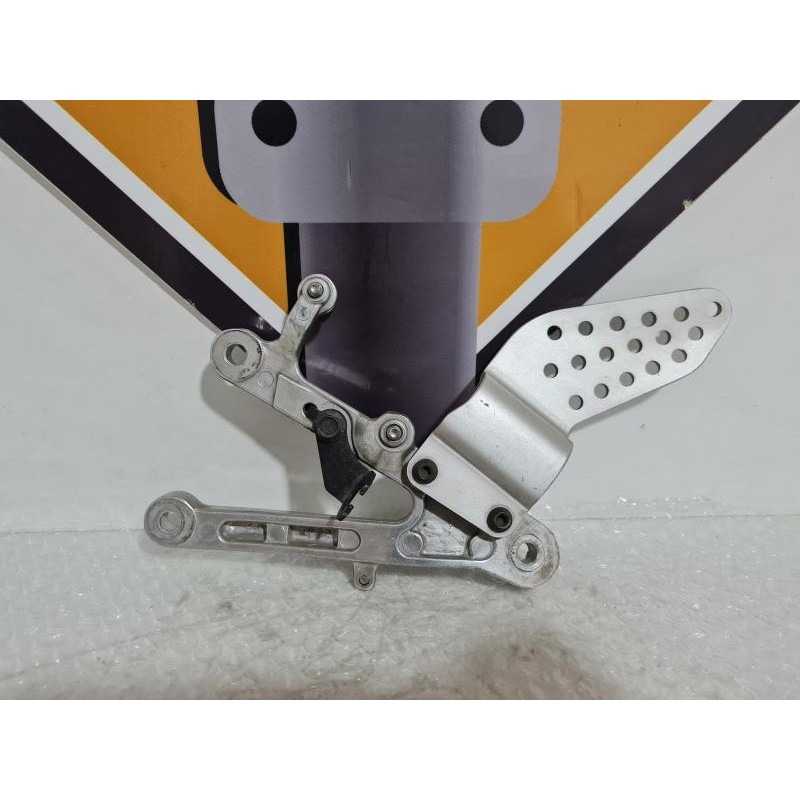 Suport Scarita Dreapta Pilot Yamaha YZF R1 - RN 01 - 2000 