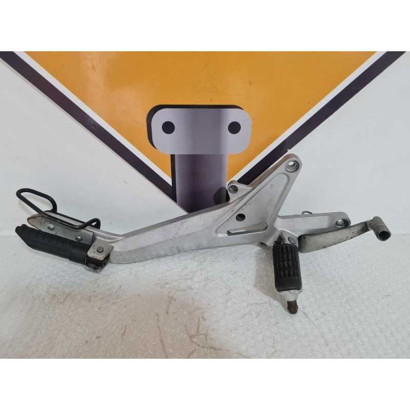 Right Footpegs & Bracket Honda CB 900 - Hornet - 2003 