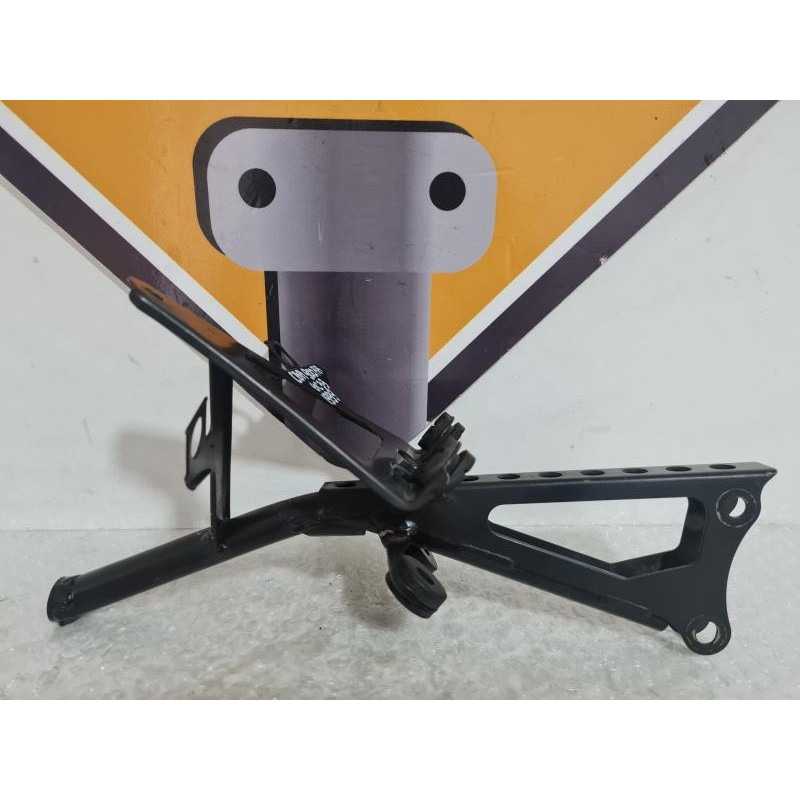 Front Fairing Support Honda CBR 900 RR - SC 33 A - 1999 