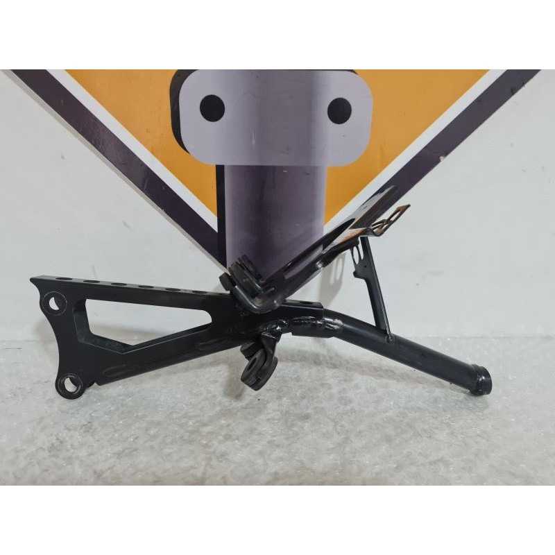 Front Fairing Support Honda CBR 900 RR - SC 33 A - 1999 