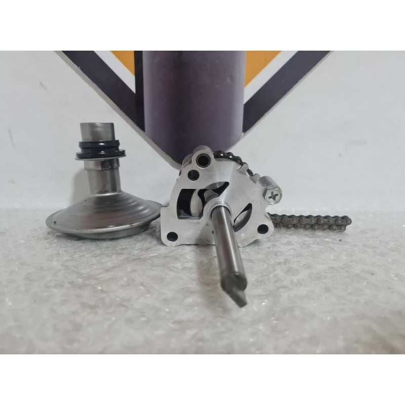 Oil Pump & Strainer Honda CBR 900 RR - SC 33 A - 1999 