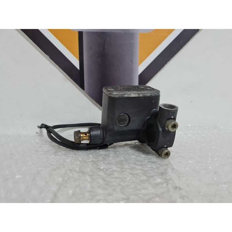Front Brake Master Cylinder & Sensor Ducati Monster 600 - 2000 