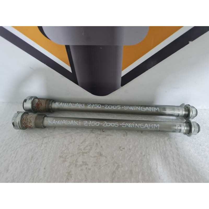 Swingarm Axle Kawasaki Z 750 - 2005 