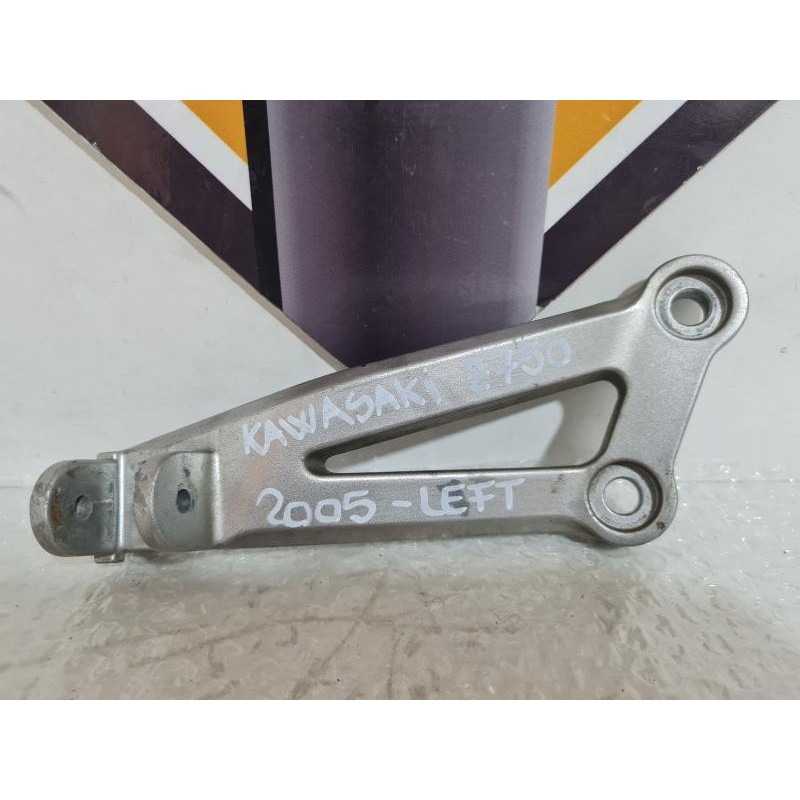 Rear Left Footpeg Bracket Kawasaki Z 750 - 2005 