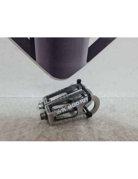 Chain Adjusters Honda CBR 900 RR SC 33 A 1999, 40543MAS010 40542KV3700