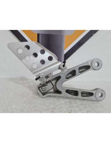 Pedal Playing Front Left Honda CBR 600rr PC 40 2009, 50665MFJD00 50700MFJD00