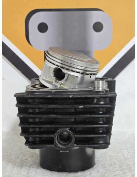 Rear Cylinder And Piston Honda Shadow VT 500 PC 08 1983, BNB977