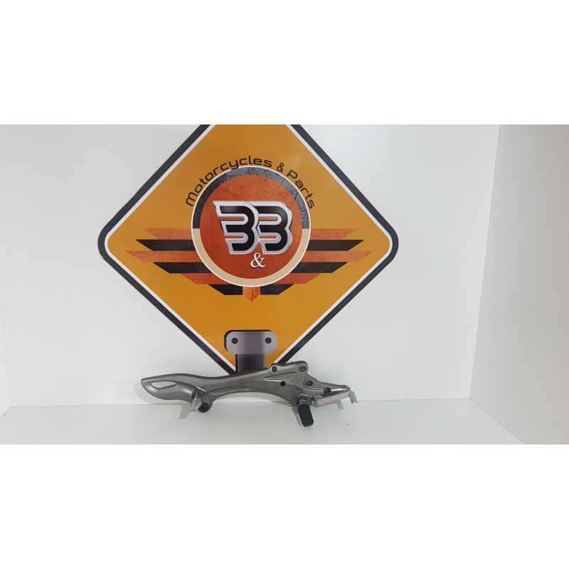 Holder Footrest Right Suzuki Gladius SFV 650 - 2011 