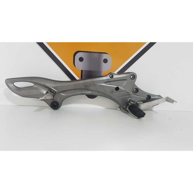 Holder Footrest Right Suzuki Gladius SFV 650 - 2011 