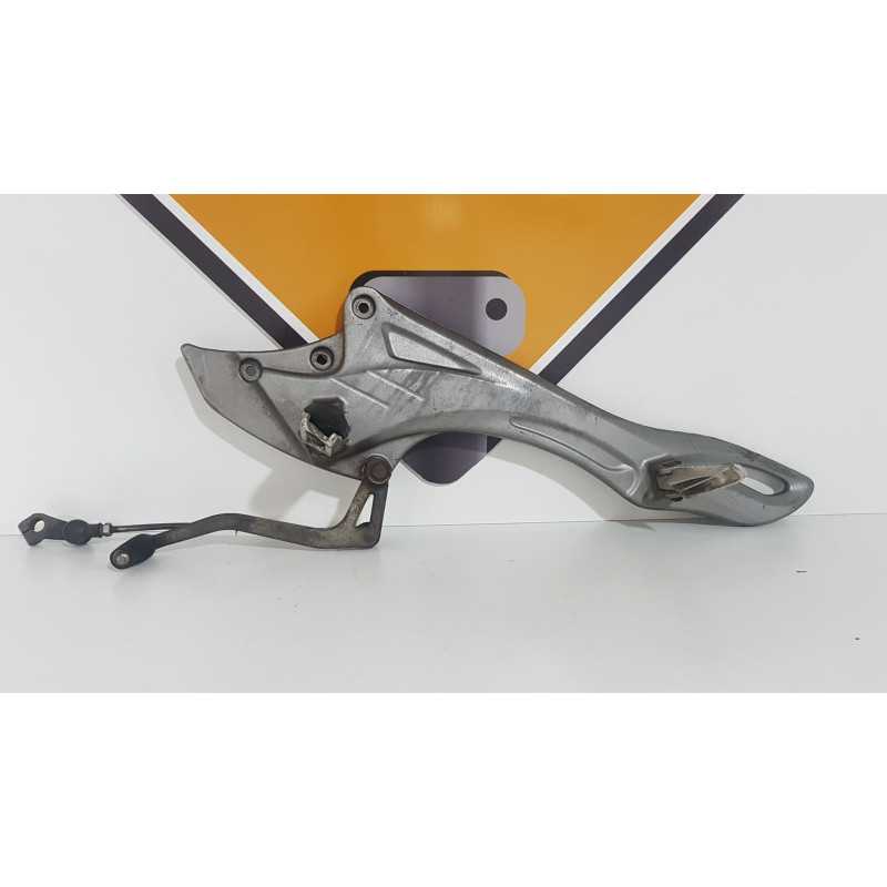 Holder Footrest Left Suzuki Gladius SFV 650 - 2011 