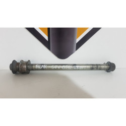 Rear Wheel Axle Suzuki Gladius SFV 650 - 2011 2