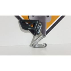 Right Footrest Bracket Suzuki GSXR 600 - K2 - 2002 2
