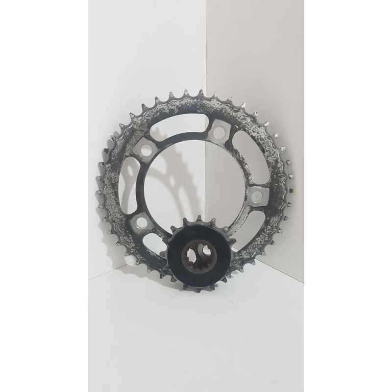 Front & Rear Sprockets Honda CBR 900 RR - SC 33 A - 1999 