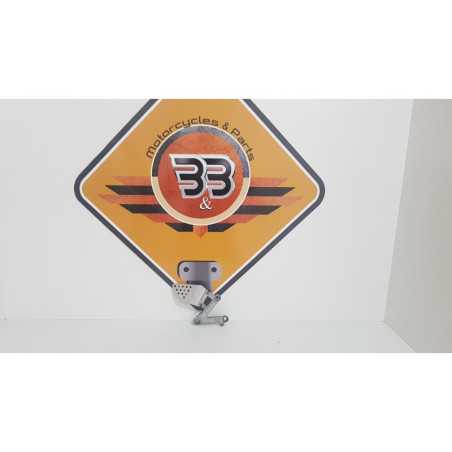 Holder Footrest Right Honda CBR 900 RR - SC 33 A - 1999 
